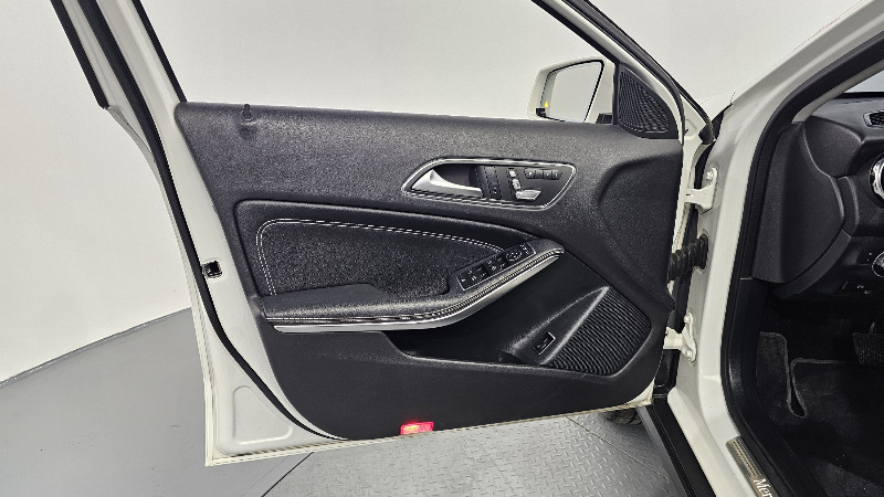 car Mercedes Benz GLA id73151 photo #24