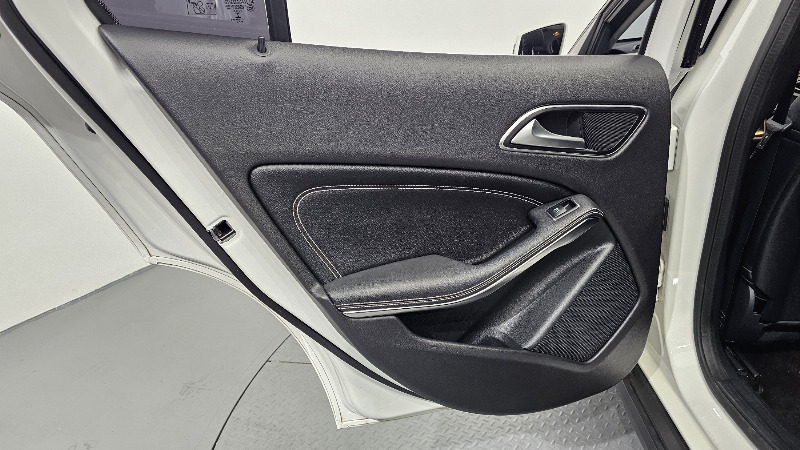 car Mercedes Benz GLA id73151 photo #25