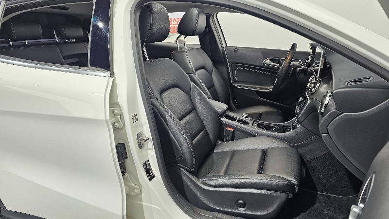 car Mercedes Benz GLA id73151 photo #26