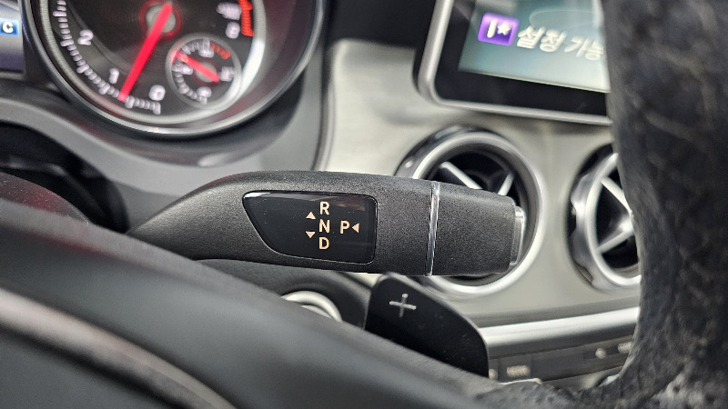 car Mercedes Benz GLA id73151 photo #9