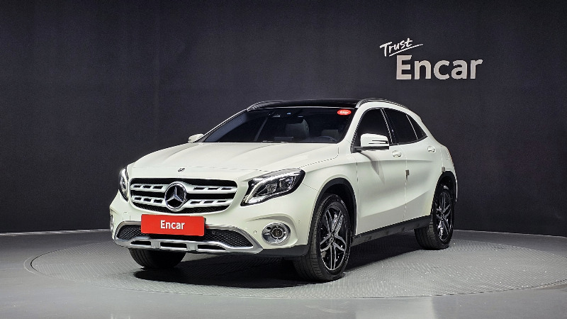 car Mercedes Benz GLA id73154 main photo