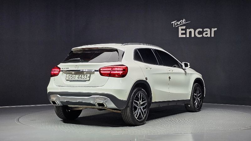 car Mercedes Benz GLA id73154 photo #2