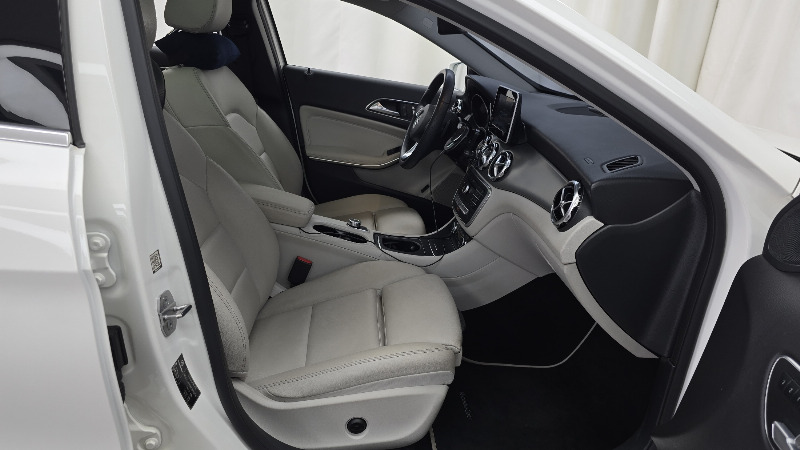 car Mercedes Benz GLA id73154 photo #26