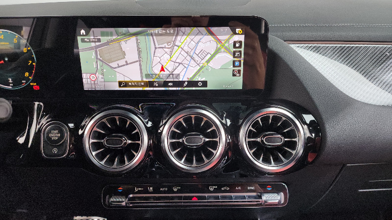 car Mercedes Benz GLA id73162 photo #14