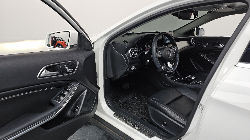 car Mercedes Benz GLA id73165 photo #10