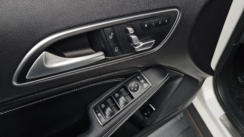 car Mercedes Benz GLA id73165 photo #17