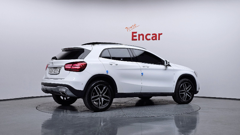 car Mercedes Benz GLA id73165 photo #2