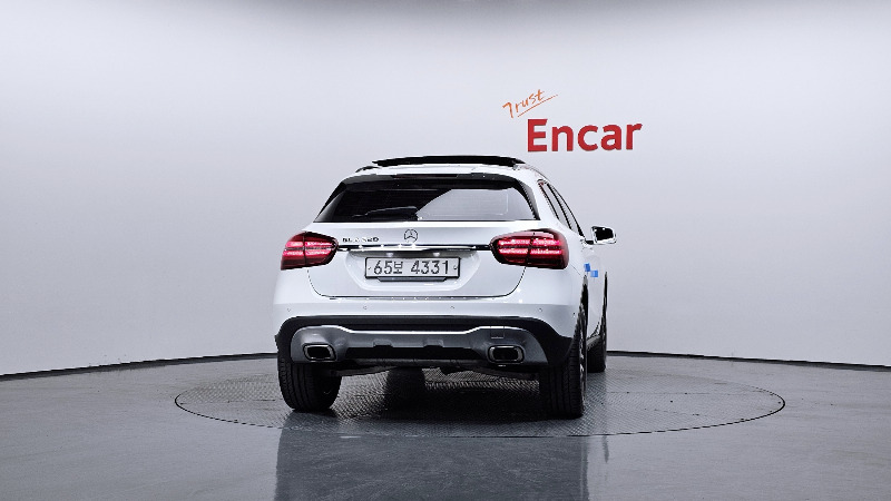 car Mercedes Benz GLA id73165 photo #4