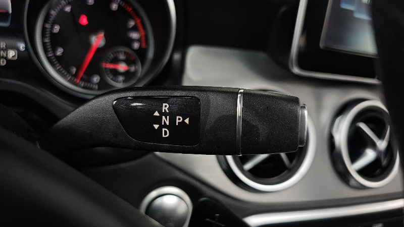 car Mercedes Benz GLA id73165 photo #9