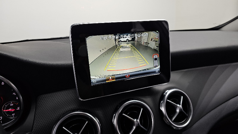 car Mercedes Benz GLA id73171 photo #17