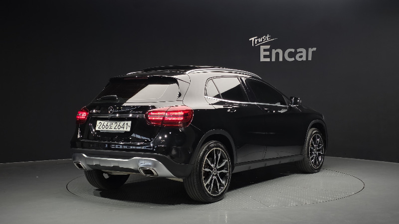 car Mercedes Benz GLA id73185 photo #2