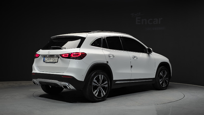 car Mercedes Benz GLA id73200 photo #2