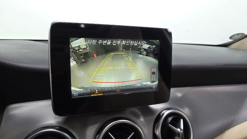 car Mercedes Benz GLA id73201 photo #14