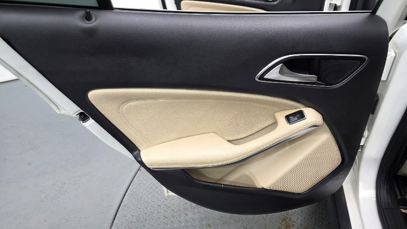 car Mercedes Benz GLA id73201 photo #25