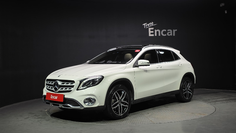 car Mercedes Benz GLA id73202 main photo