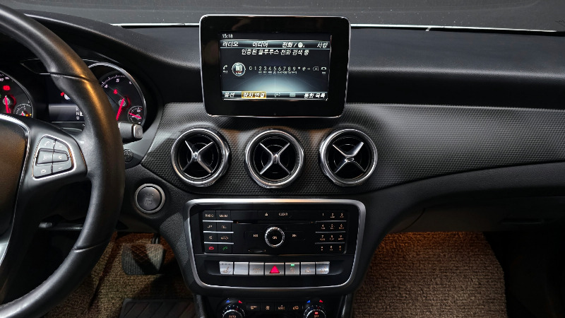 car Mercedes Benz GLA id73205 photo #14