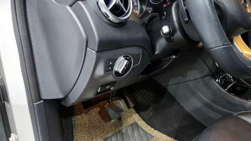 car Mercedes Benz GLA id73205 photo #17