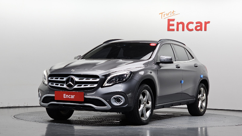 car Mercedes Benz GLA id73221 main photo
