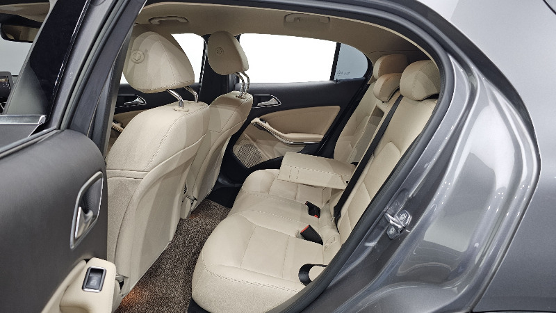 car Mercedes Benz GLA id73221 photo #12
