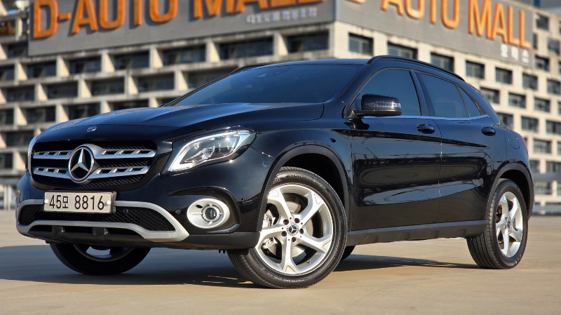 car Mercedes Benz GLA id73227 main photo
