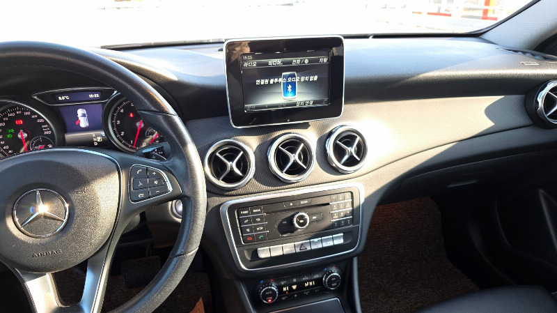 car Mercedes Benz GLA id73227 photo #13