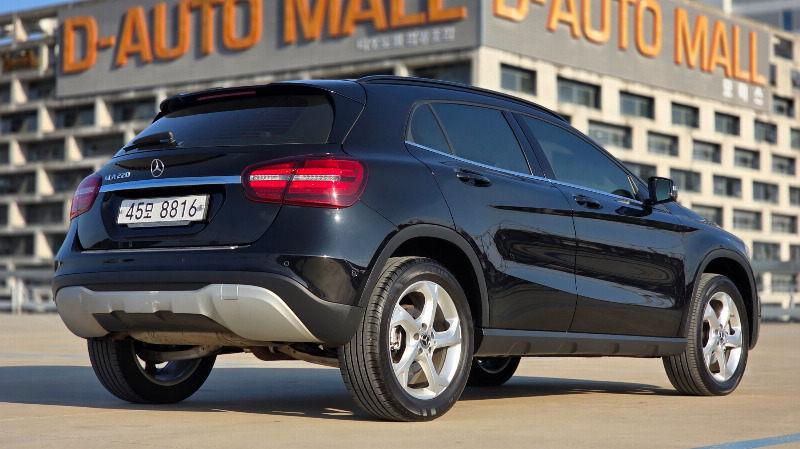 car Mercedes Benz GLA id73227 photo #4
