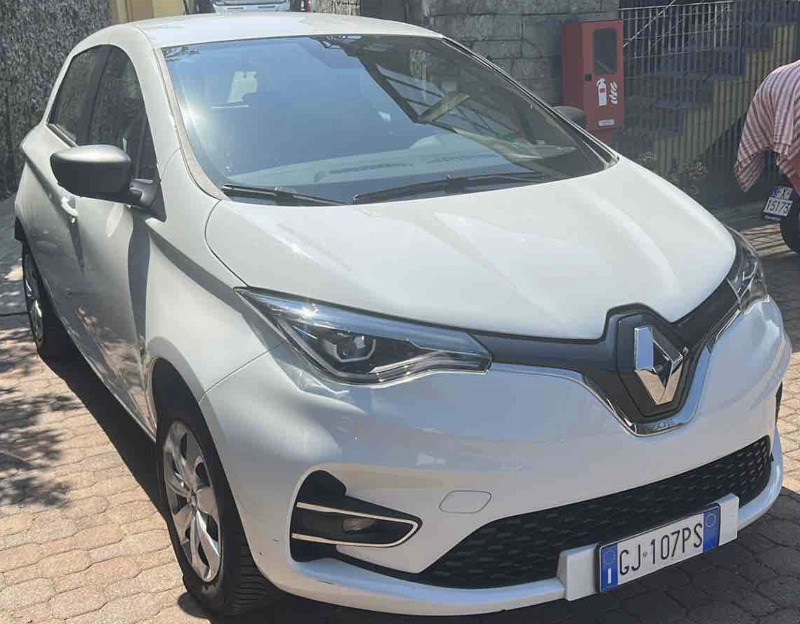 car Renault ZOE id73241 main photo