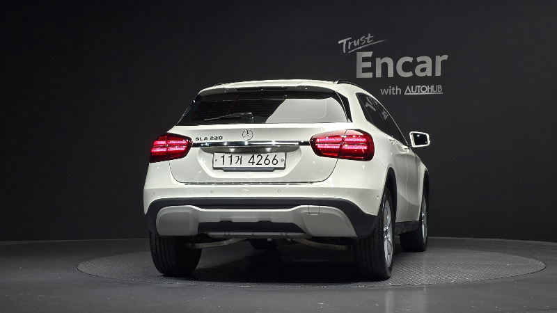 car Mercedes Benz GLA id73383 photo #4