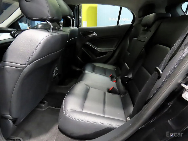 car Mercedes Benz GLA id73452 photo #11