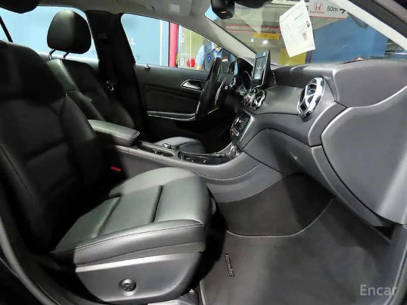 car Mercedes Benz GLA id73452 photo #12
