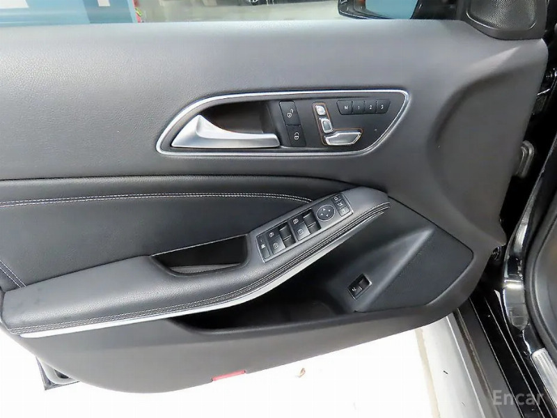 car Mercedes Benz GLA id73452 photo #16