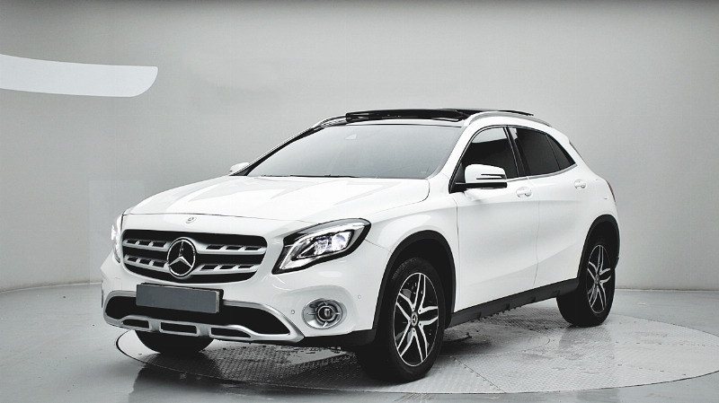 car Mercedes Benz GLA id73455 main photo