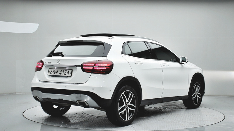 car Mercedes Benz GLA id73455 photo #4