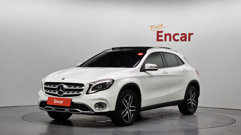 car Mercedes Benz GLA id73456 main photo