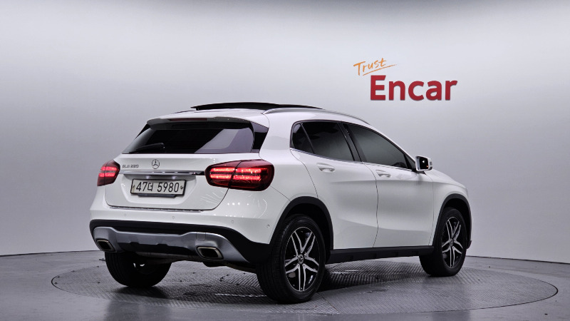 car Mercedes Benz GLA id73456 photo #2