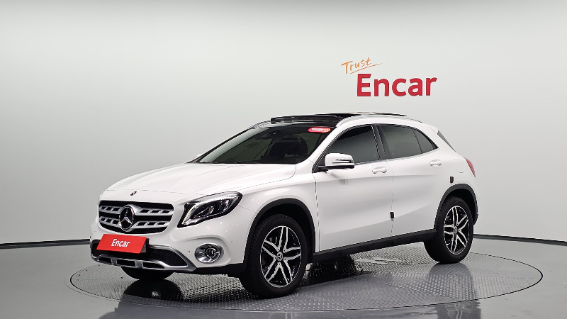 car Mercedes Benz GLA id73463 main photo
