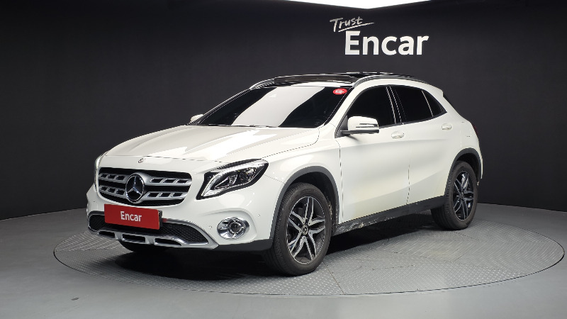 car Mercedes Benz GLA id73464 main photo
