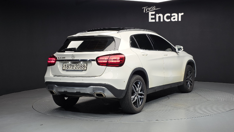 car Mercedes Benz GLA id73464 photo #2