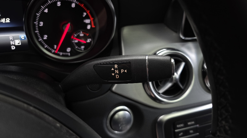 car Mercedes Benz GLA id73464 photo #9