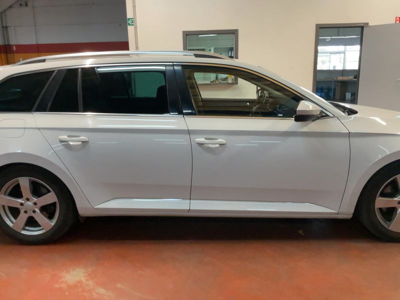 car Skoda Superb id73504 photo #7