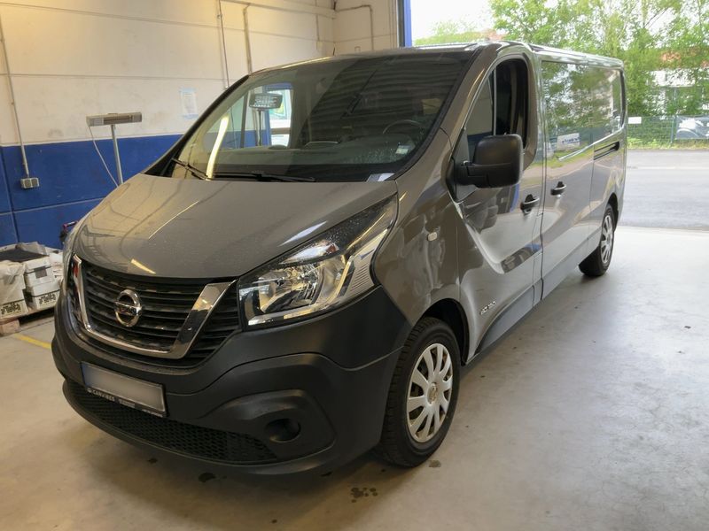 car Nissan NV300 id73717 main photo