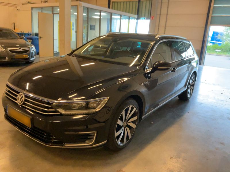 car Volkswagen Passat id73809 main photo