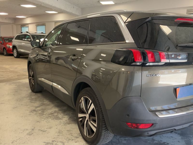 car Peugeot 5008 id73839 photo #3