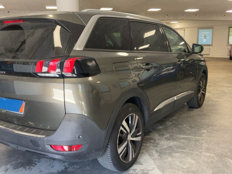 car Peugeot 5008 id73839 photo #6