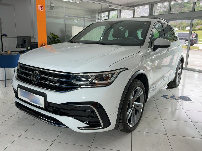 car Volkswagen Tiguan id73879 main photo
