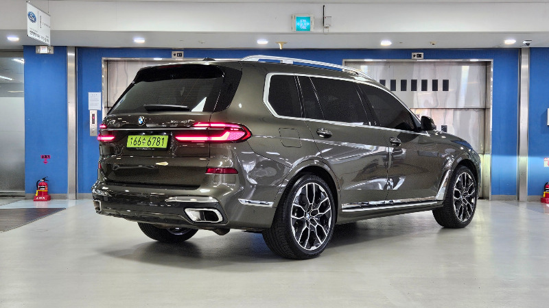 car BMW X7 id74285 photo #2