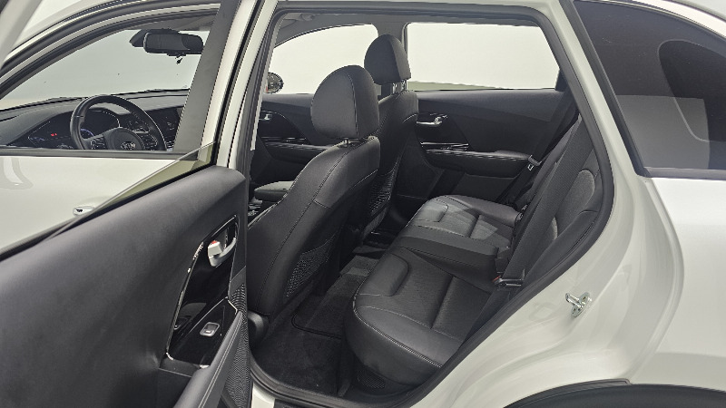 car KIA Niro id74633 photo #26