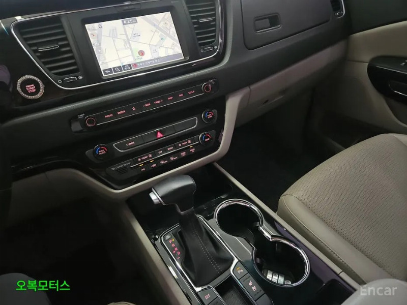 car KIA Carnival id75615 photo #16