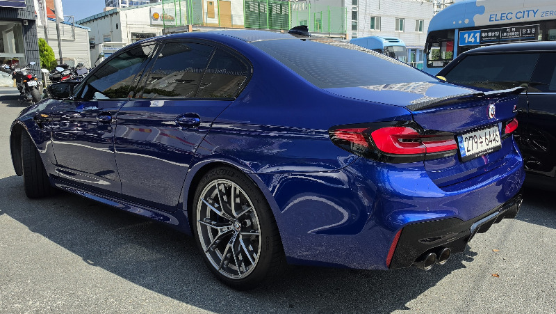 car BMW M5 id75656 photo #2