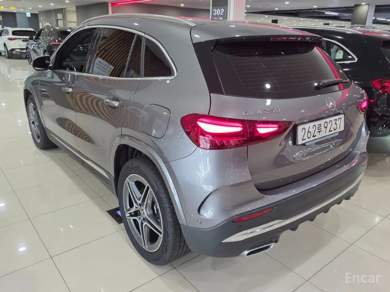 car Mercedes Benz GLA id75778 photo #2